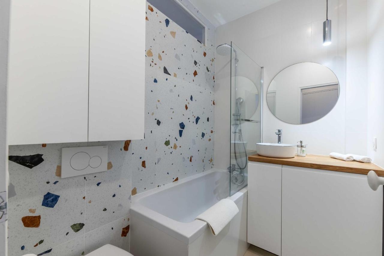 2-Bedroom Apartment With Balcony Near Hippodrome 도빌 외부 사진