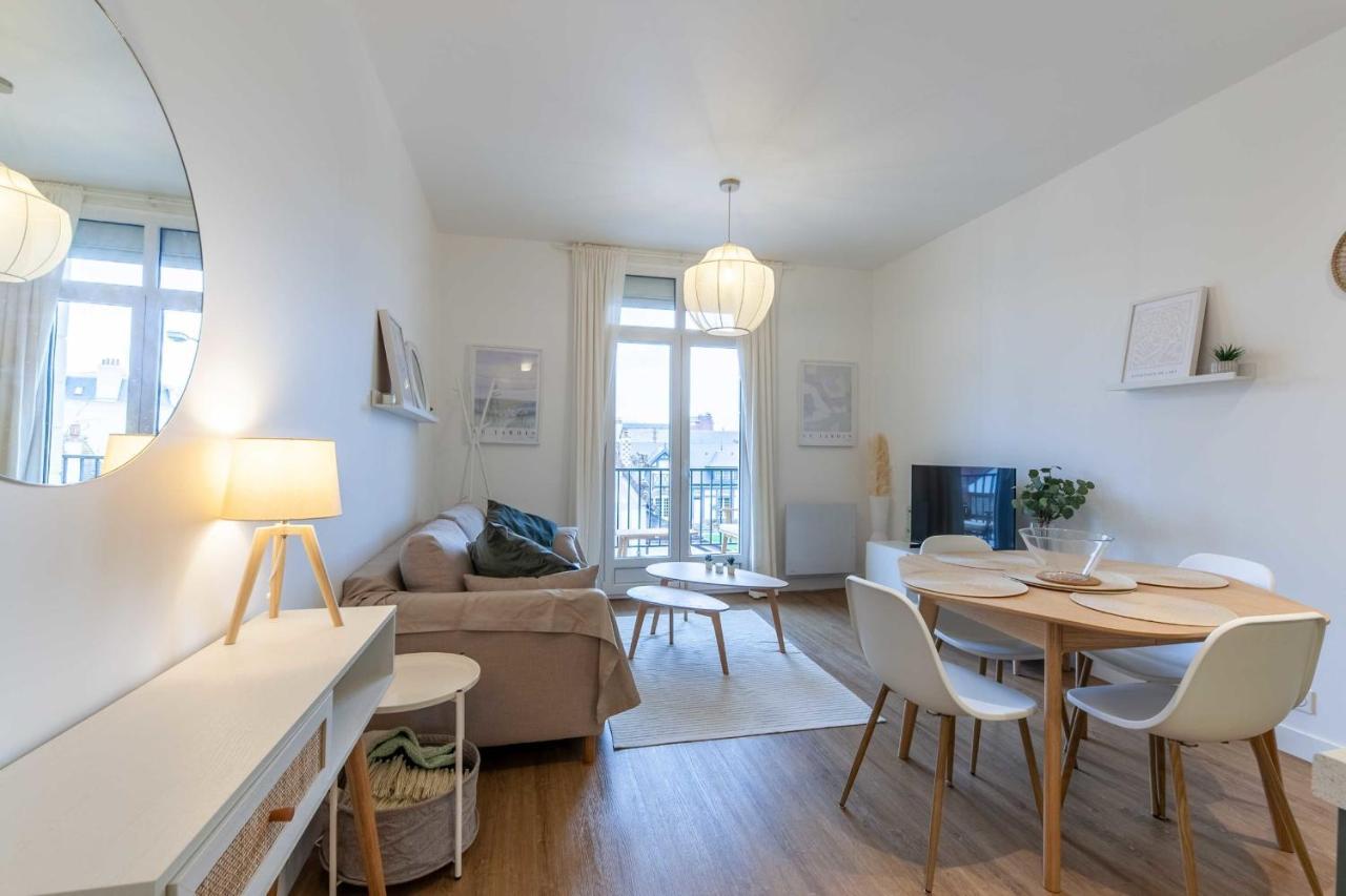 2-Bedroom Apartment With Balcony Near Hippodrome 도빌 외부 사진