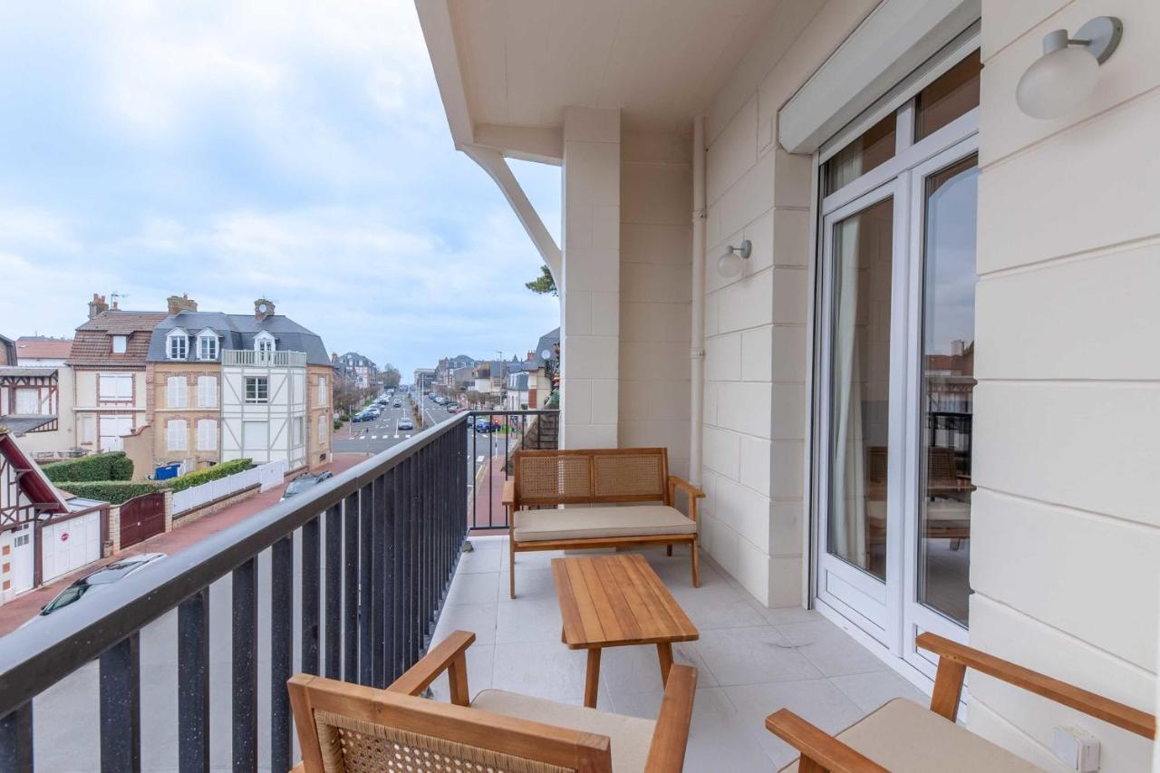 2-Bedroom Apartment With Balcony Near Hippodrome 도빌 외부 사진